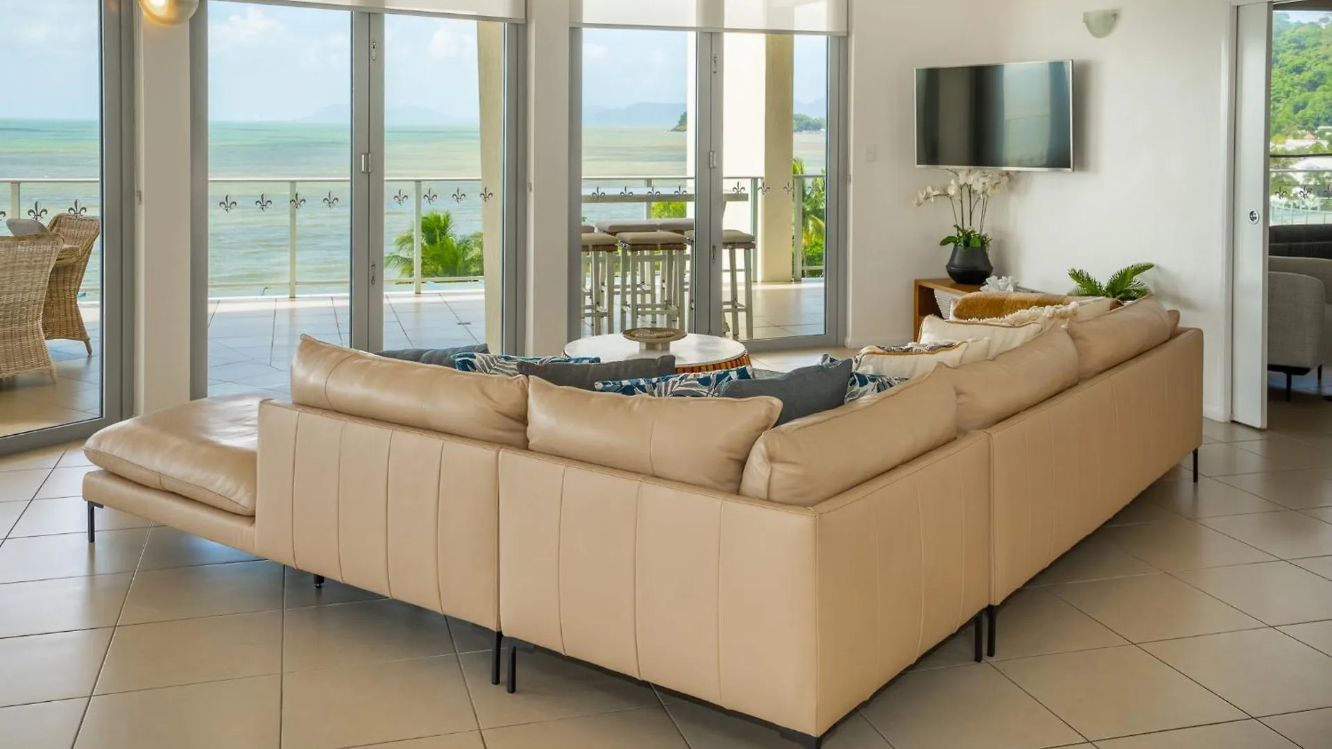 Vue Apartments Тринити Бич 5*,  Австралия